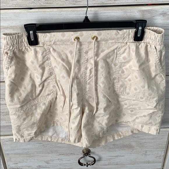 Cato Pants - Cato elastic waist shorts Cato Pants - Cato elastic waist shorts